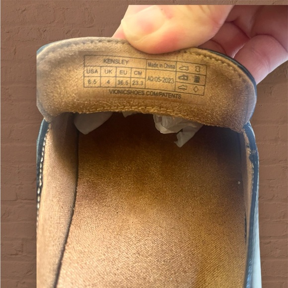 Vionic Kensley Women's Slip On Loafer Black Patent Leather- 6.5 Medium - Picture 7 of 8